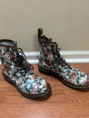 Dr. Martens Floral Lace-Up Combat Boots - White Multi